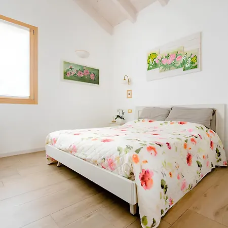 Mimosa E Lilla 住宿加早餐酒店 弗马尼