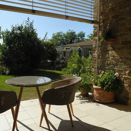 Mimosa E Lilla 住宿加早餐酒店 弗马尼